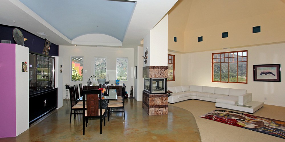 2401 Kanan Road, Agoura, CA 91301