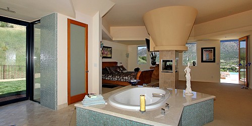 2401 Kanan Road, Agoura, CA 91301