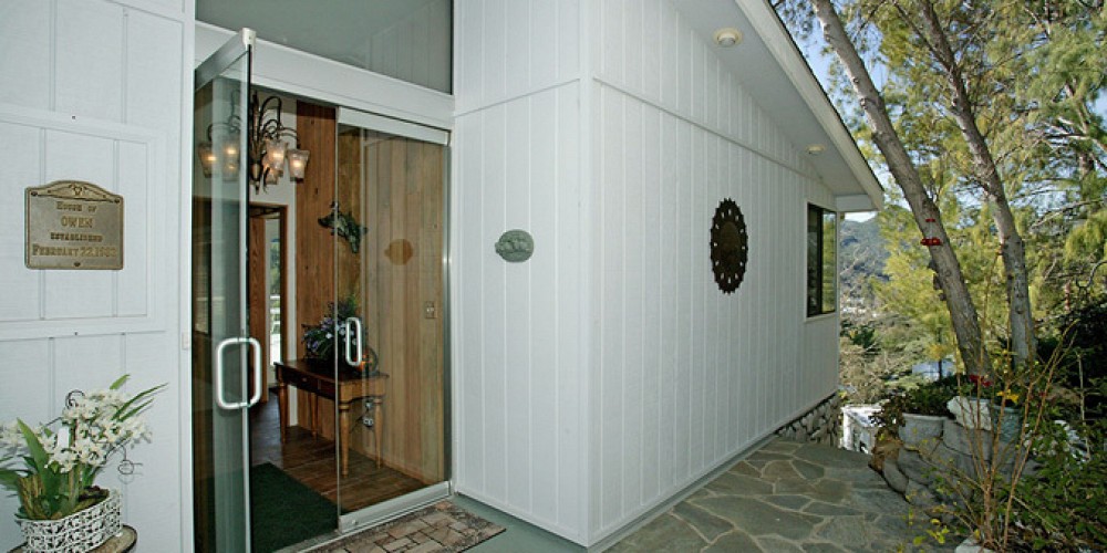 2445 High Point Drive, Agoura, CA 91301