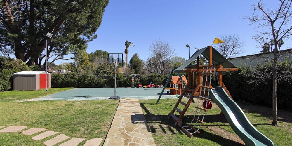 5732 Jumilla Avenue, Woodland Hills, CA 91367