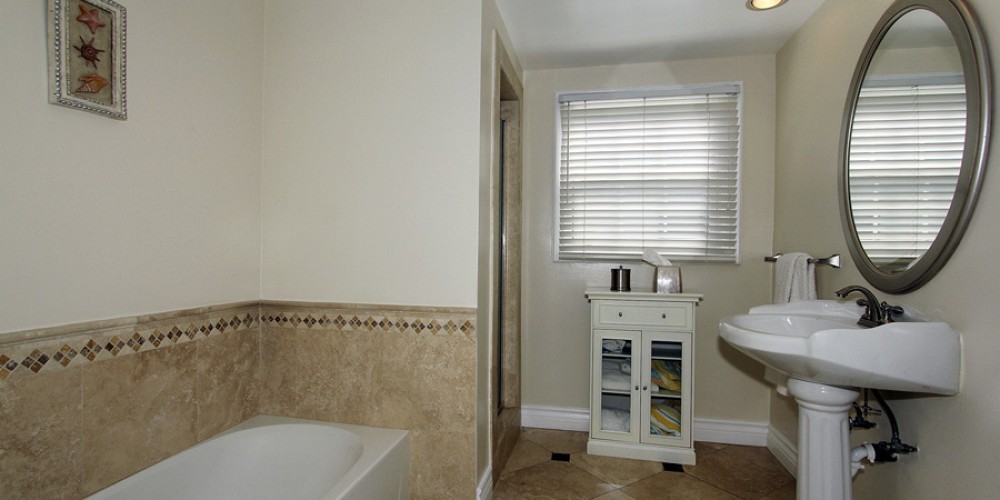 5732 Jumilla Avenue, Woodland Hills, CA 91367