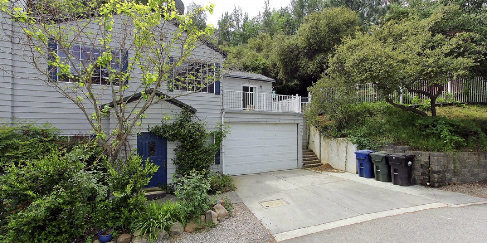 29050 Lake Drive, Agoura, CA 91301