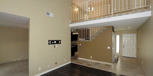 207 Red Oak Lane, Newbury Park, CA 91320