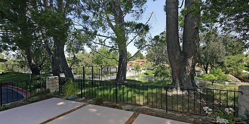 207 Red Oak Lane, Newbury Park, CA 91320