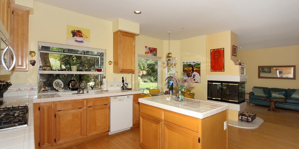 29895 Triunfo Drive, Agoura, CA 91301