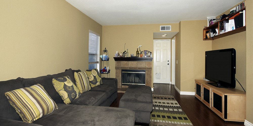 221 Camino Leon, Camarillo, CA 93012