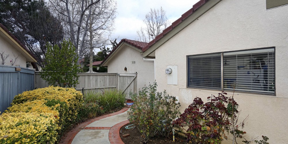 405 Vista Dorado Lane, Oak Park, CA 91377