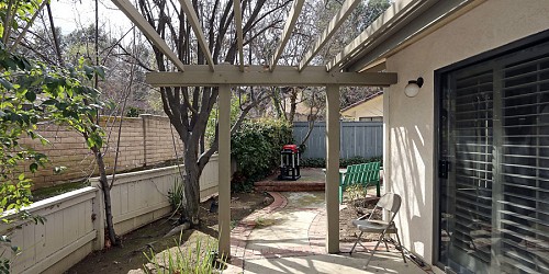 405 Vista Dorado Lane, Oak Park, CA 91377