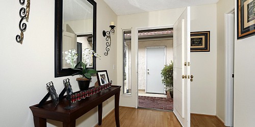 405 Vista Dorado Lane, Oak Park, CA 91377