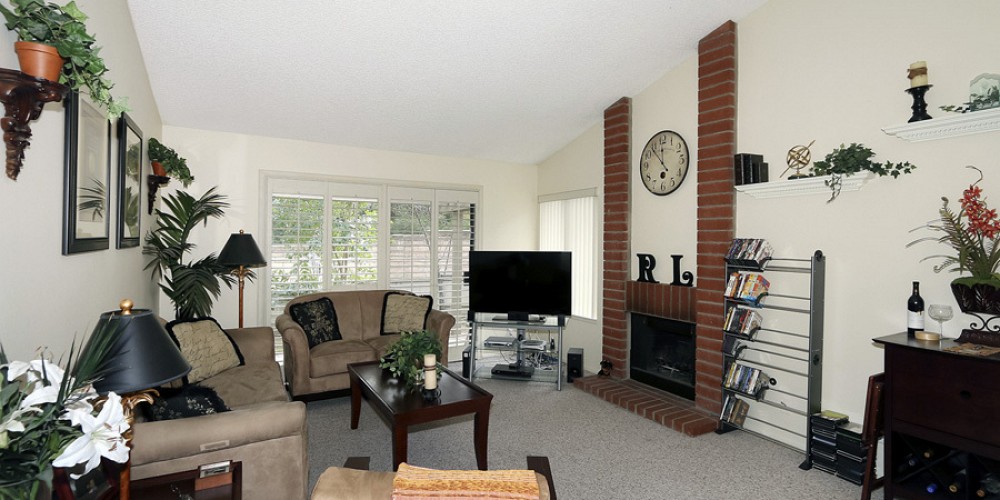 405 Vista Dorado Lane, Oak Park, CA 91377