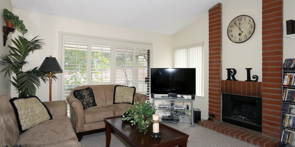 405 Vista Dorado Lane, Oak Park, CA 91377