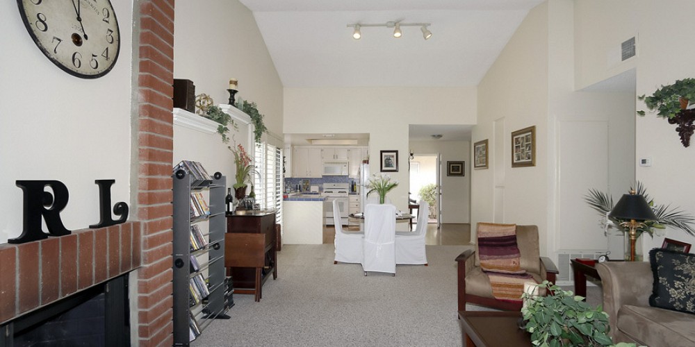 405 Vista Dorado Lane, Oak Park, CA 91377