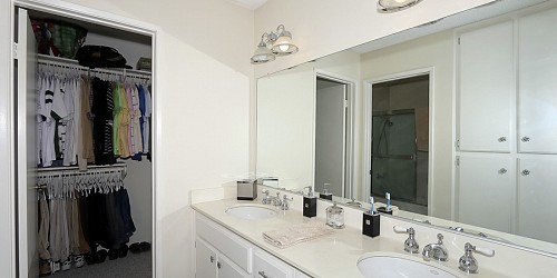 405 Vista Dorado Lane, Oak Park, CA 91377