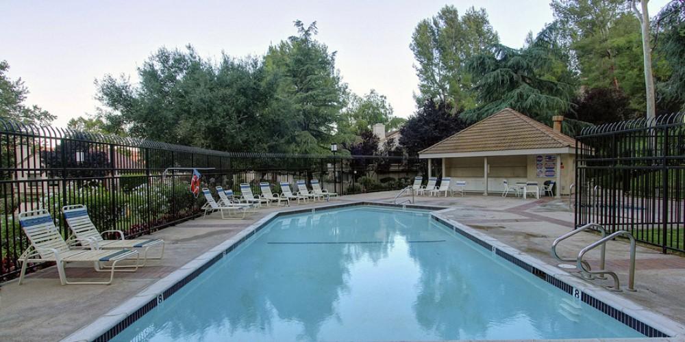 405 Vista Dorado Lane, Oak Park, CA 91377