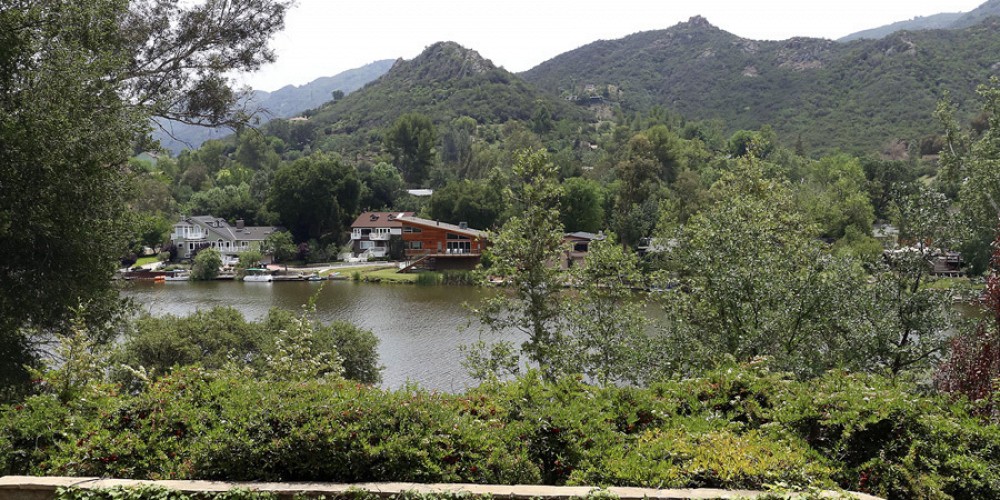 2305 Sugarloaf Drive, Agoura, CA 91301