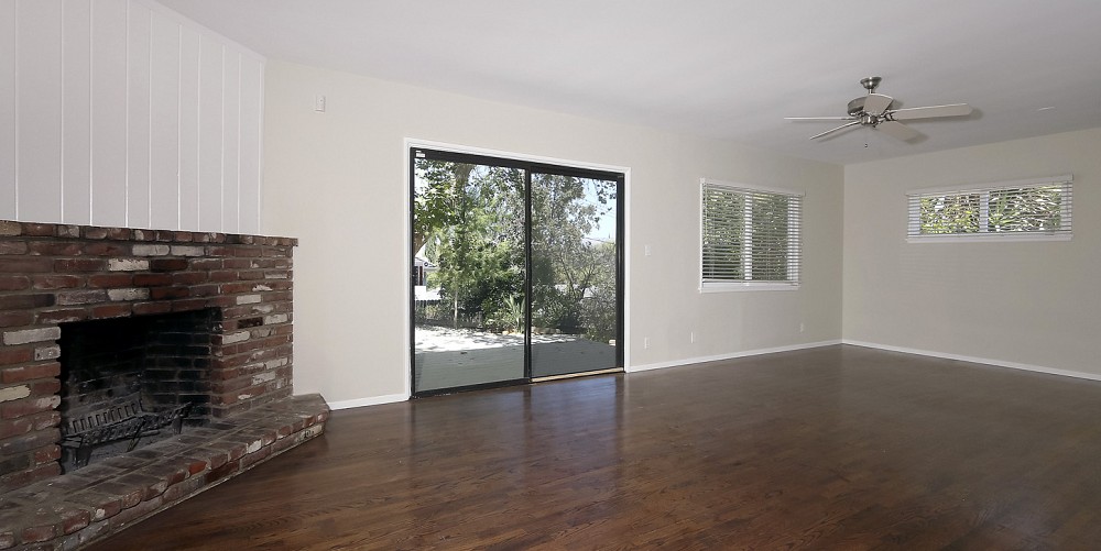 22933 Crespi Street, Woodland Hills, CA 91364