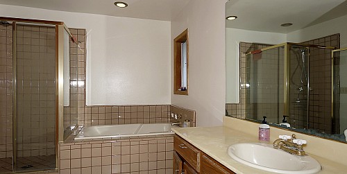 1946 Olivera Drive, Agoura, CA 91301