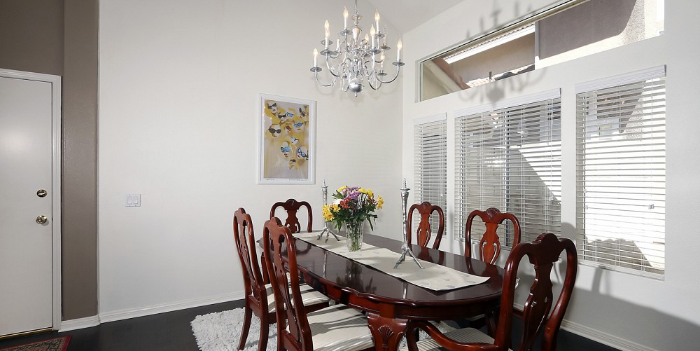 225 Valero Circle, Oak Park, CA 91377