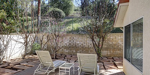 225 Valero Circle, Oak Park, CA 91377