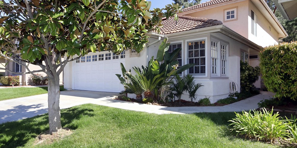 225 Valero Circle, Oak Park, CA 91377