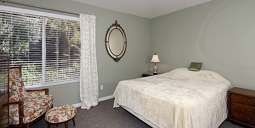 225 Valero Circle, Oak Park, CA 91377