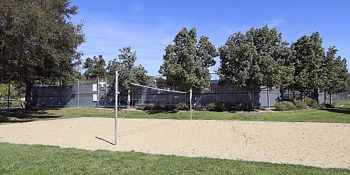 225 Valero Circle, Oak Park, CA 91377