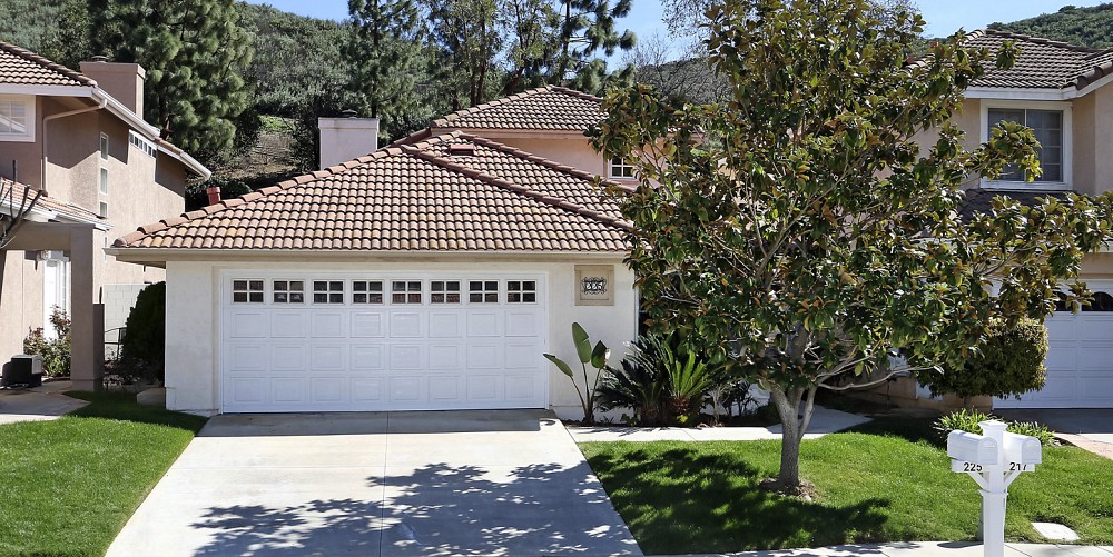 225 Valero Circle, Oak Park, CA 91377
