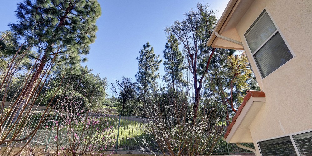 225 Valero Circle, Oak Park, CA 91377