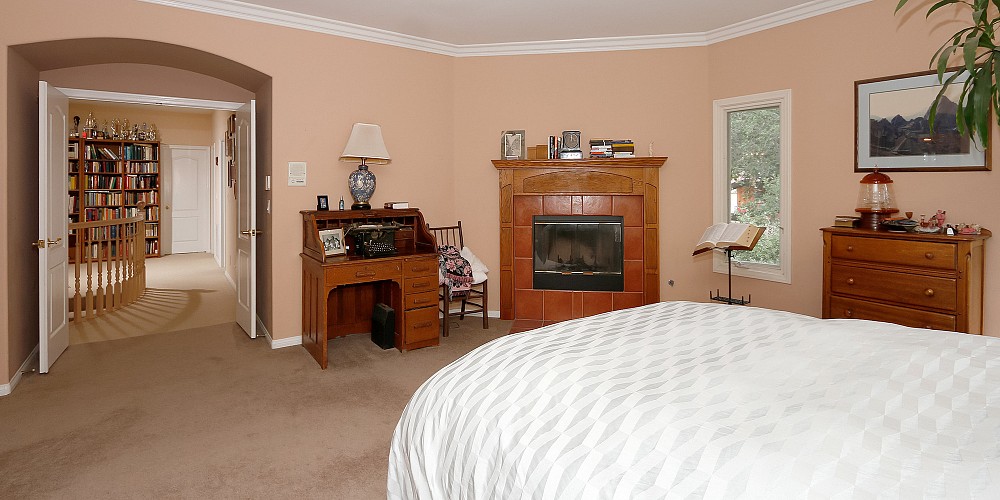 2306 Waring Drive, Agoura, CA 91301