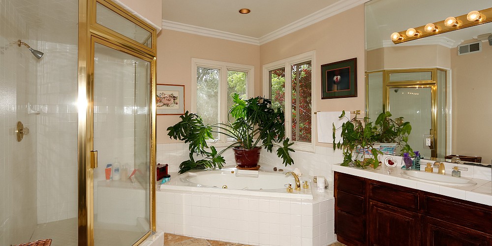 2306 Waring Drive, Agoura, CA 91301