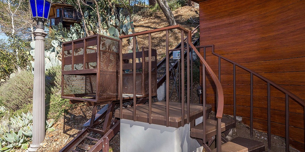 2026 E Lakeshore Drive, Agoura, CA 91301