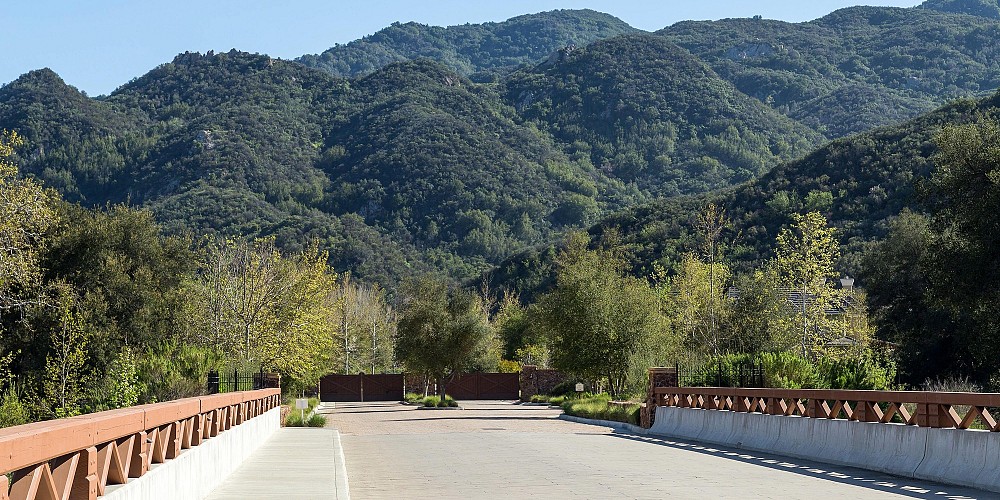 2052 Shadow Creek Drive, Agoura, CA 91301