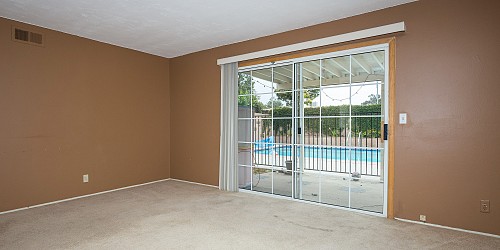 564 Kelly Ave, Camarillo, CA 93010