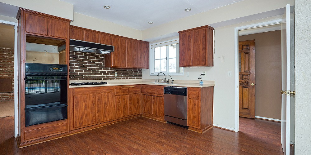 564 Kelly Ave, Camarillo, CA 93010