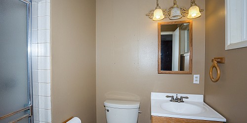 564 Kelly Ave, Camarillo, CA 93010