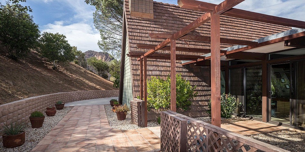 28950 Rosecrest Drive, Agoura, CA 91301