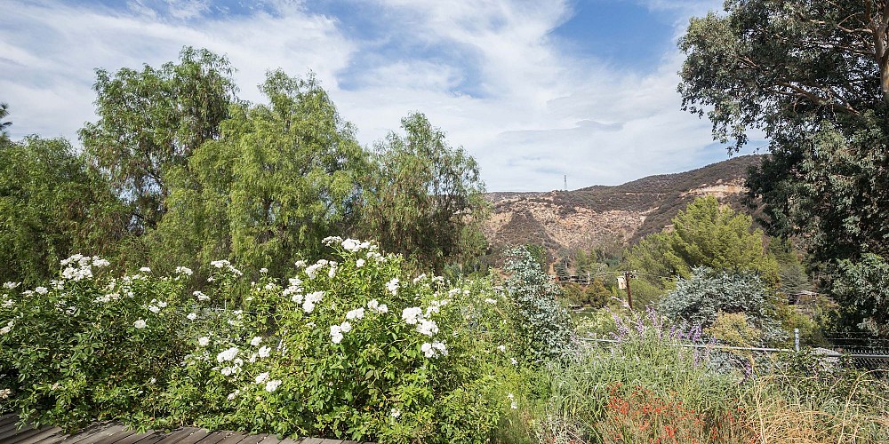 28950 Rosecrest Drive, Agoura, CA 91301