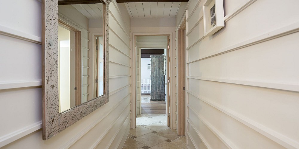 28950 Rosecrest Drive, Agoura, CA 91301