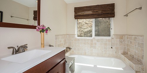 28950 Rosecrest Drive, Agoura, CA 91301