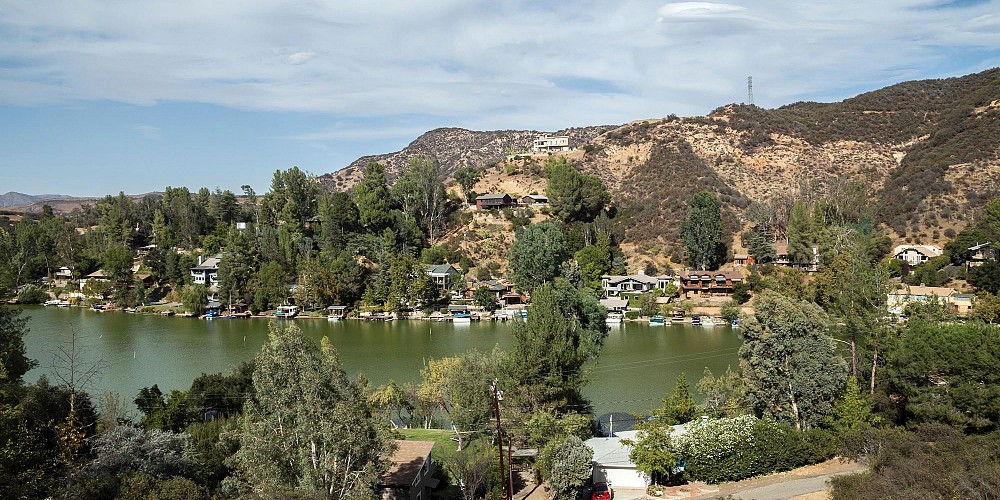 28950 Rosecrest Drive, Agoura, CA 91301