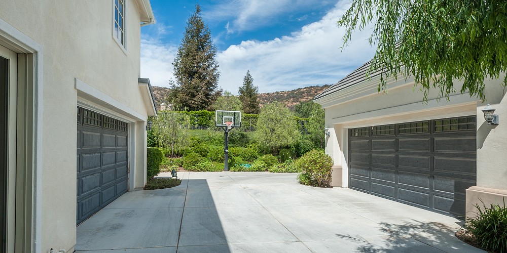 1045 Cheshire Hills Ct., Westlake Village, CA 91361