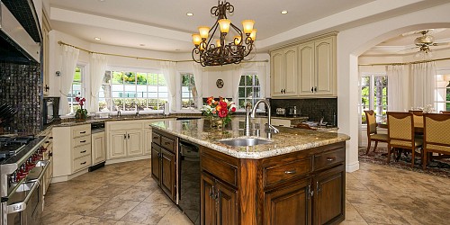 3828 Castle View, Agoura, CA 91301