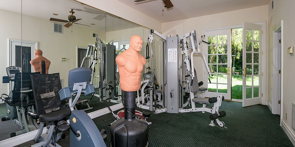 3828 Castle View, Agoura, CA 91301