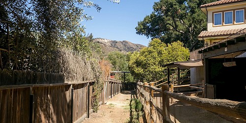 3828 Castle View, Agoura, CA 91301