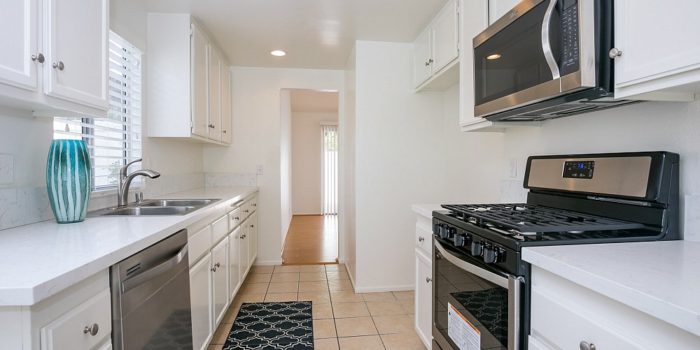 1056 Windmill Lane, Oak Park, CA 91377