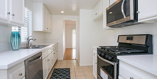 1056 Windmill Lane, Oak Park, CA 91377