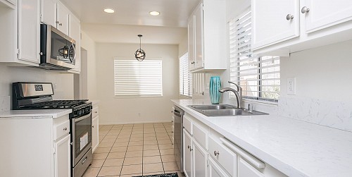 1056 Windmill Lane, Oak Park, CA 91377