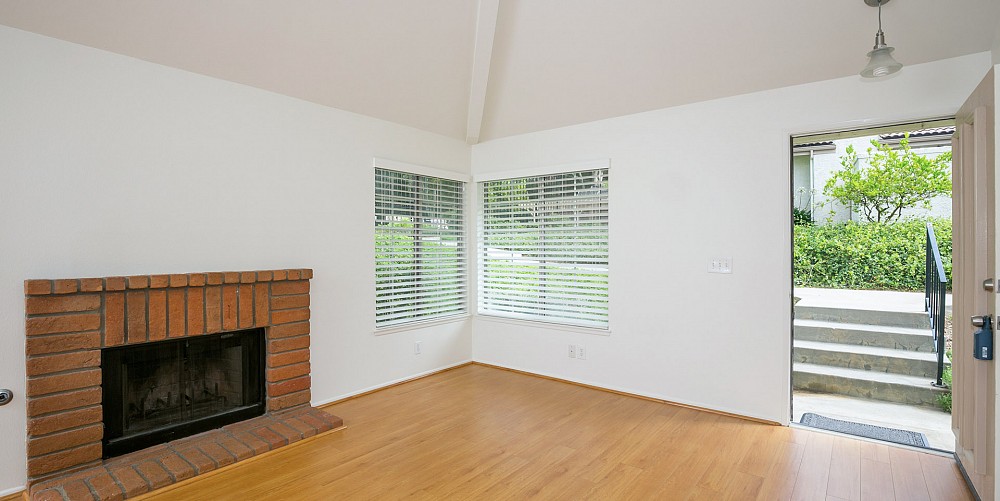 1056 Windmill Lane, Oak Park, CA 91377