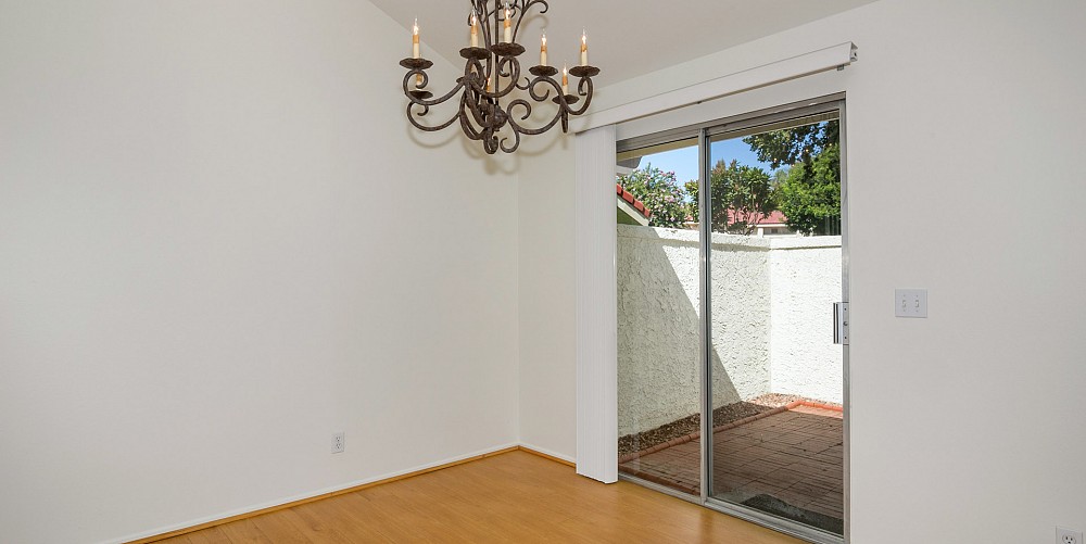 1056 Windmill Lane, Oak Park, CA 91377