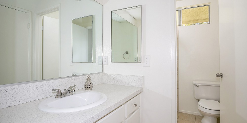 1056 Windmill Lane, Oak Park, CA 91377